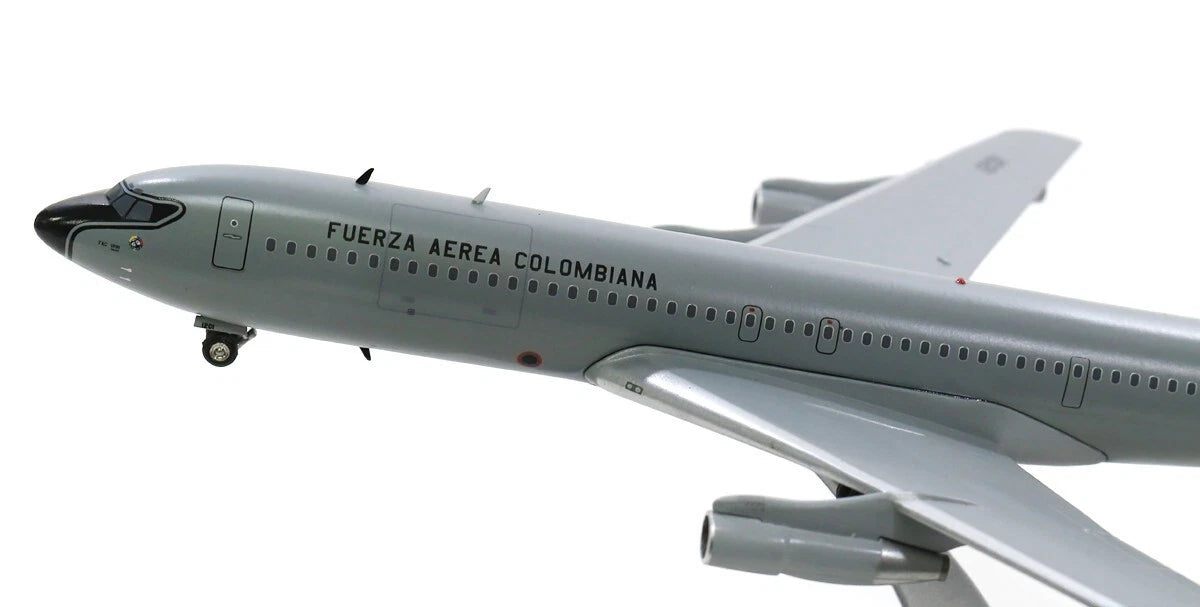 INFLIGHT 200 B707-300 COLOMBIAN AIR FORCE REG: FAC1201