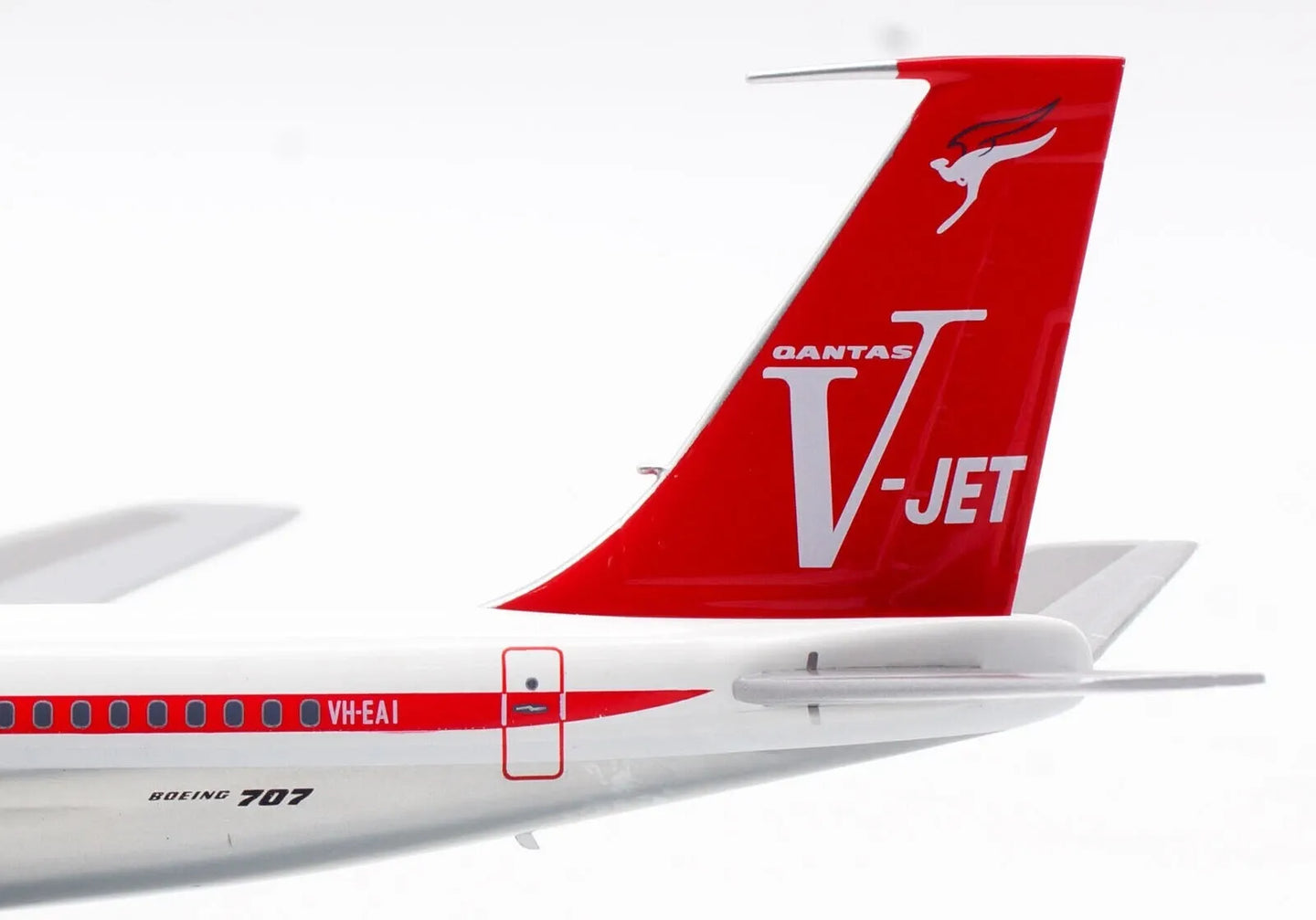 INFLIGHT 200 B707-300 QANTAS "CITY OF DARWIN" REG: VH-EAI