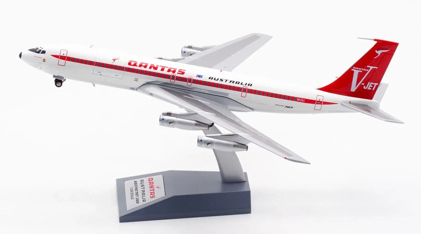 INFLIGHT 200 B707-300 QANTAS "CITY OF DARWIN" REG: VH-EAI