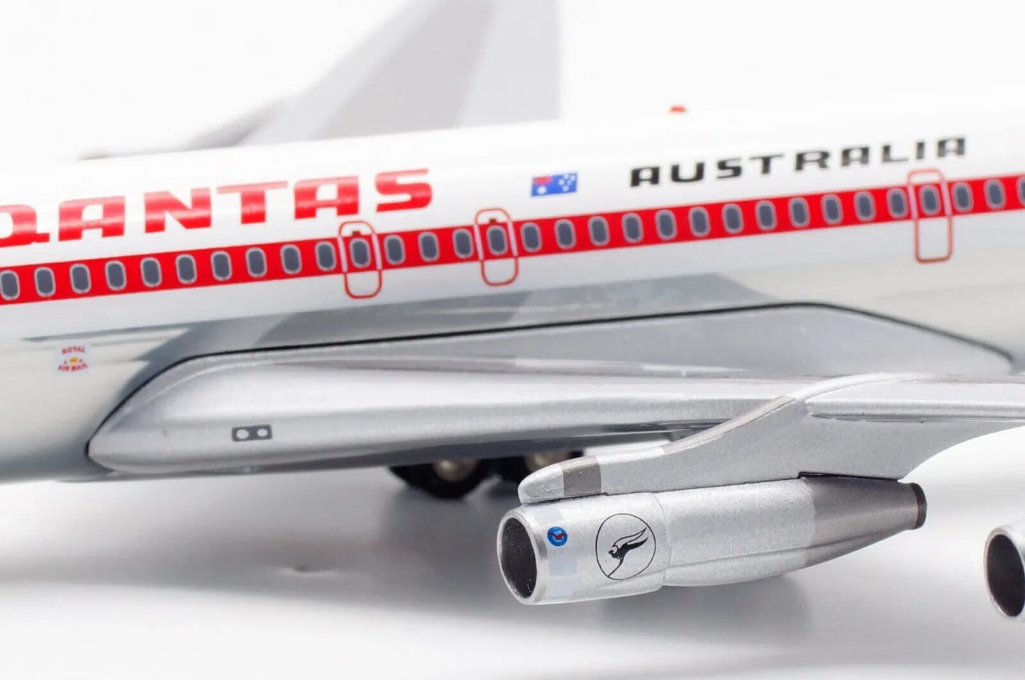 INFLIGHT 200 B707-300 QANTAS "CITY OF DARWIN" REG: VH-EAI