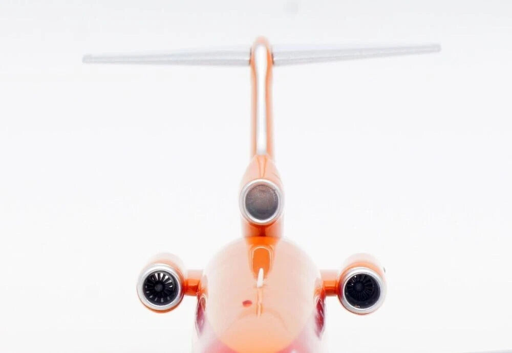 INFLIGHT 200 B727-17 CP AIR REG: CF-CUR