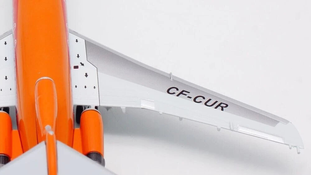 INFLIGHT 200 B727-17 CP AIR REG: CF-CUR