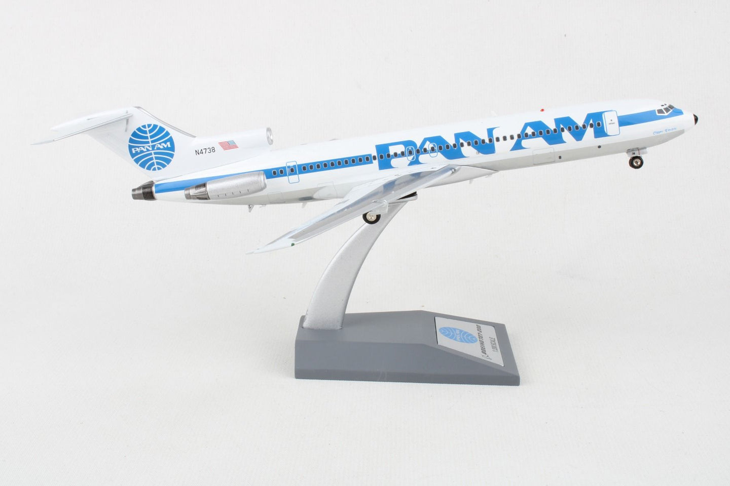 INFLIGHT 200 B727-235 PAN AMERICAN WORLD AIRWAYS REG: N4738