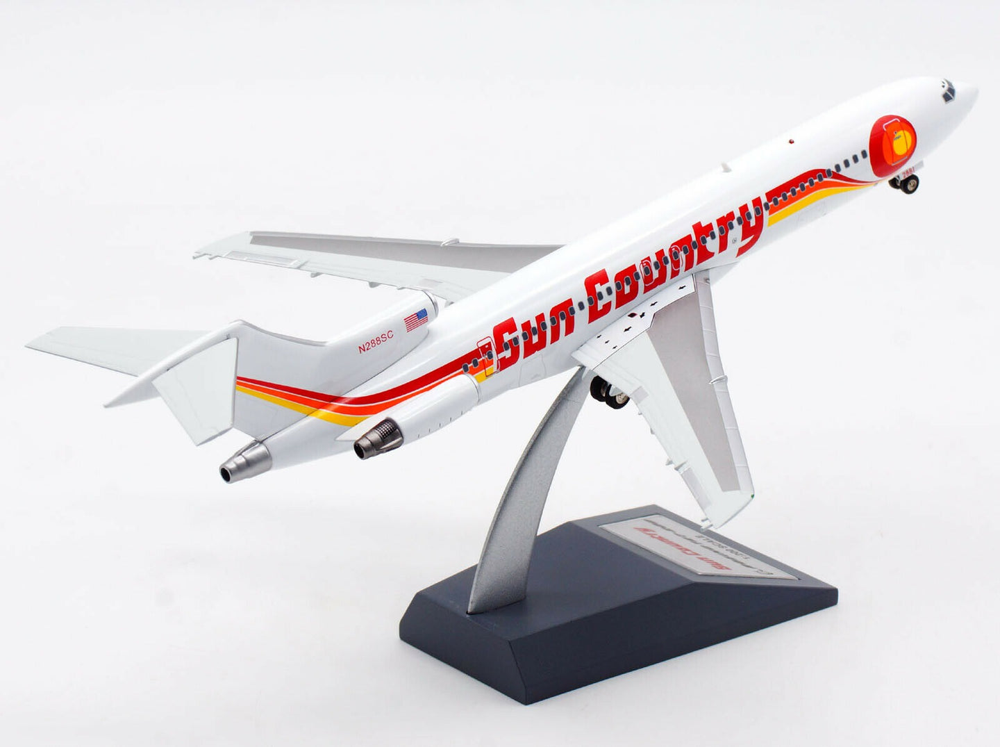 INFLIGHT 200 B727-200 SUN COUNTRY AIRLINES REG: N288SC