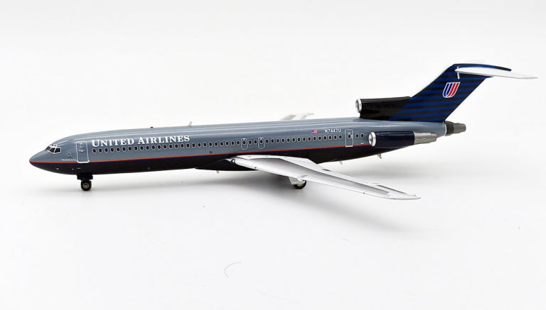 INFLIGHT 200 B727-222/ADV UNITED AIRLINES REG: N7447U