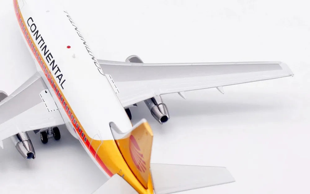 INFLIGHT 200 B737-130 CONTINENTAL AIRLINES REG: N16201