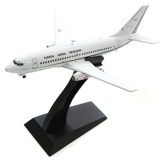 INFLIGHT 200 B737-200 MEXICAN AIR FORCE REG: 3520