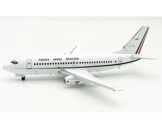 INFLIGHT 200 MEXICAN AIR FORCE B737-200 REG: 3520