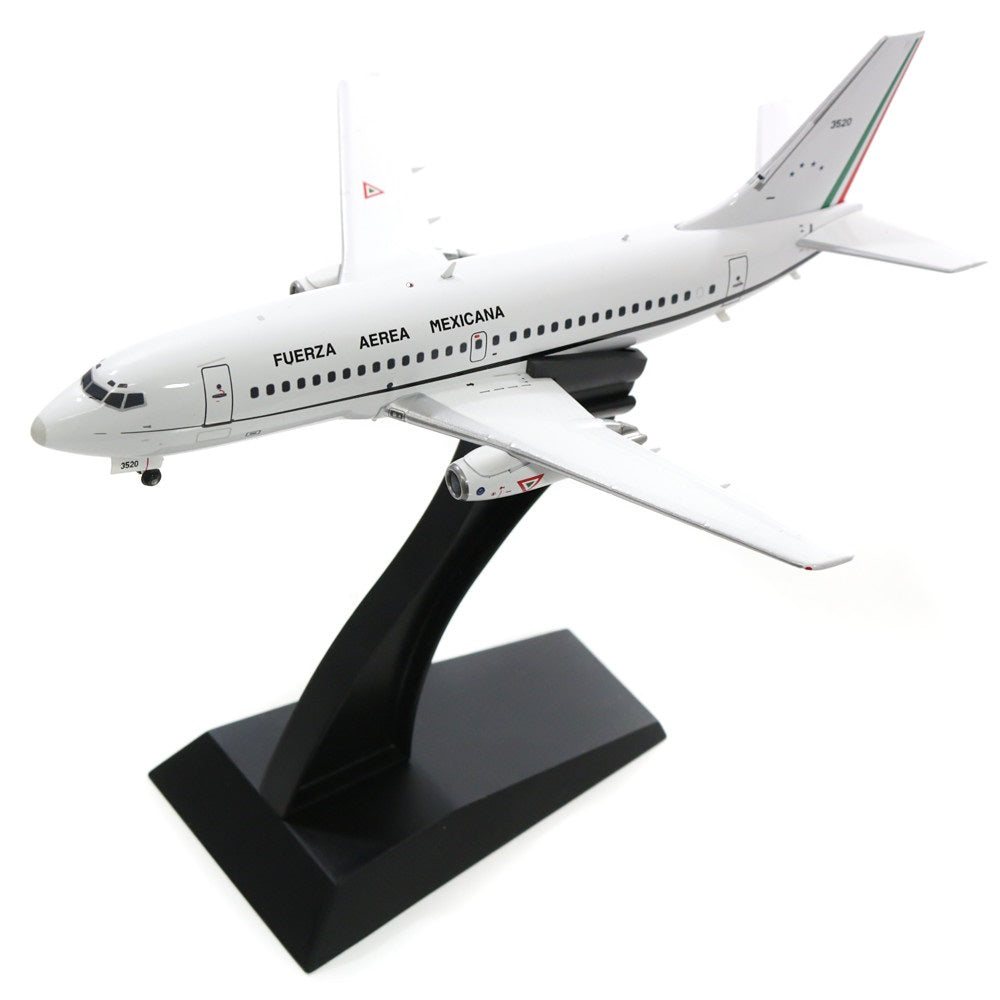 INFLIGHT 200 B737-200 MEXICAN AIR FORCE REG: 3520