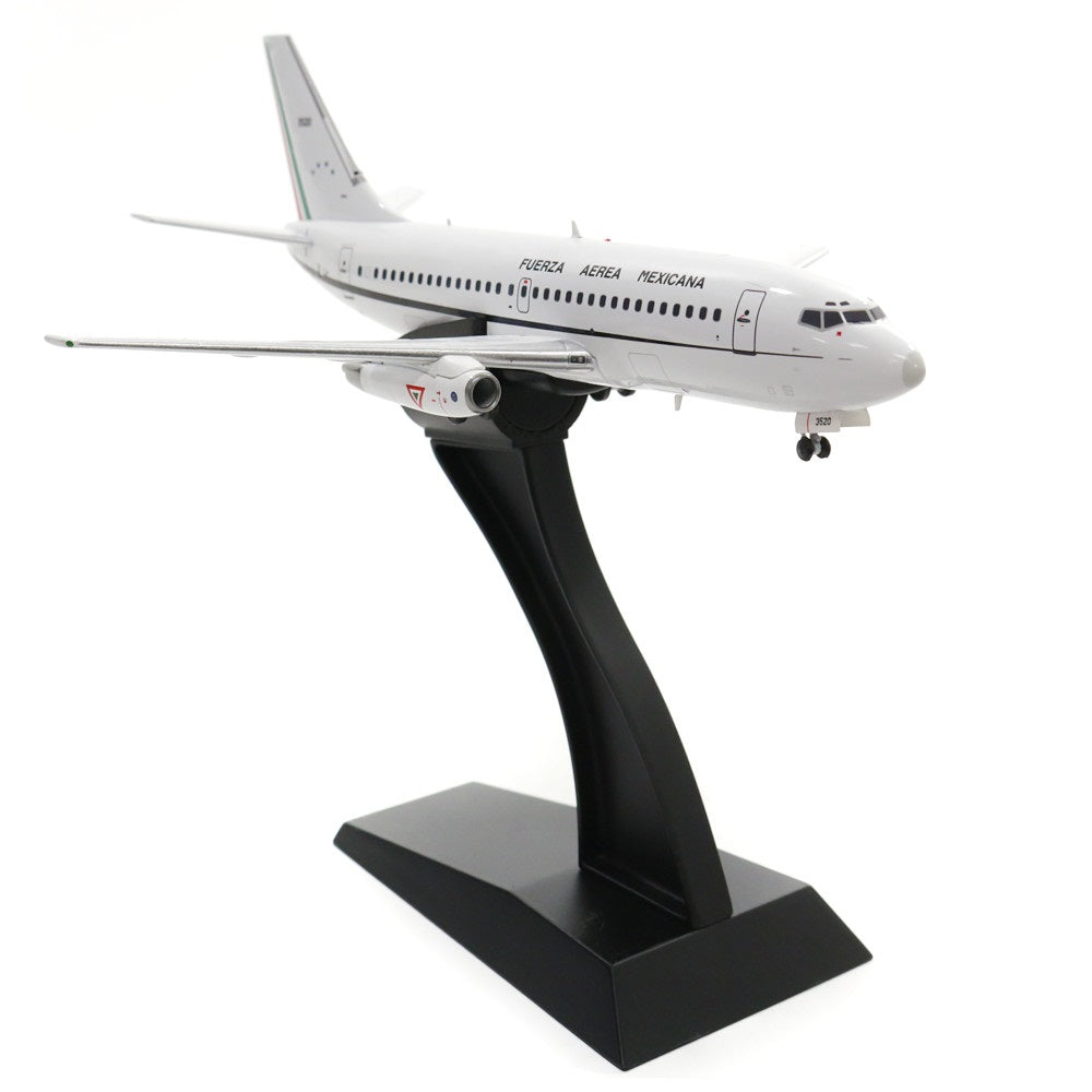 INFLIGHT 200 B737-200 MEXICAN AIR FORCE REG: 3520
