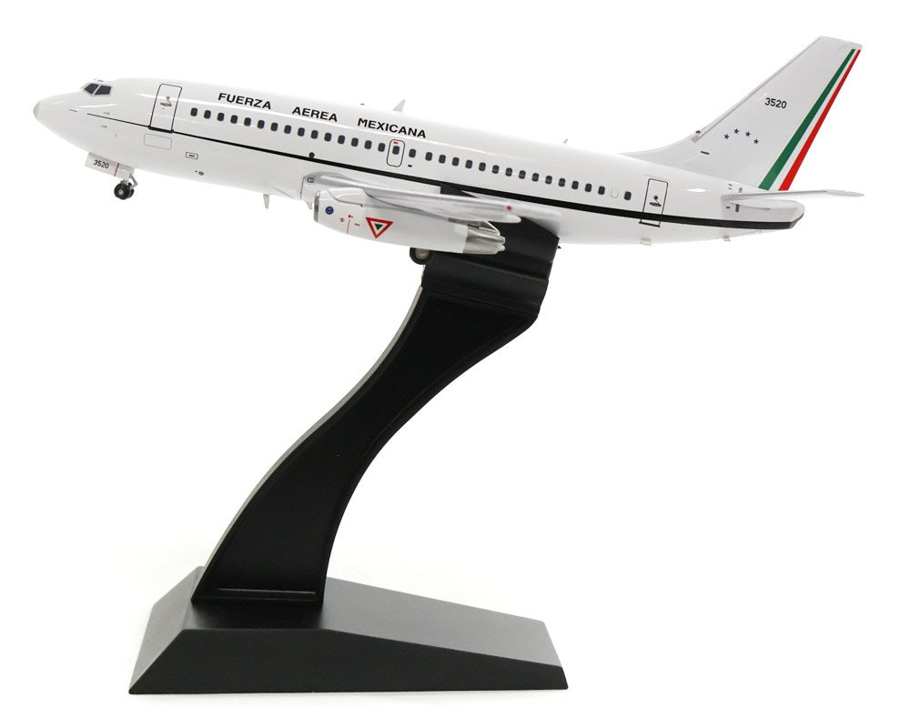 INFLIGHT 200 B737-200 MEXICAN AIR FORCE REG: 3520