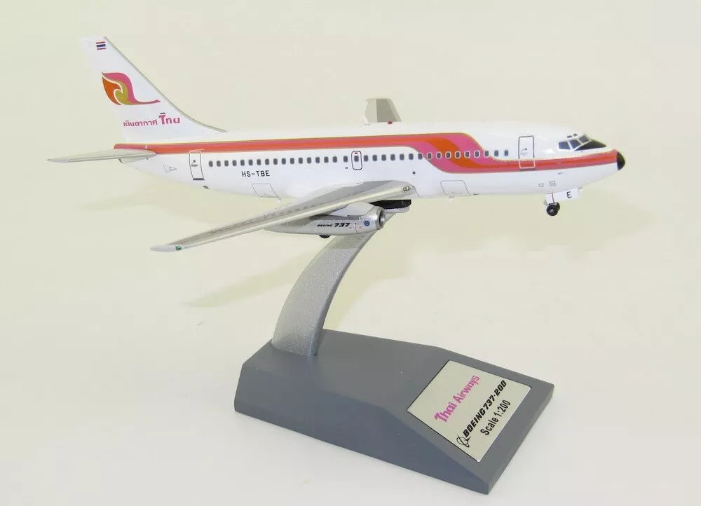 INFLIGHT 200  B737-200 THAI AIRWAYS INTERNATIONAL REG: HS-TBC