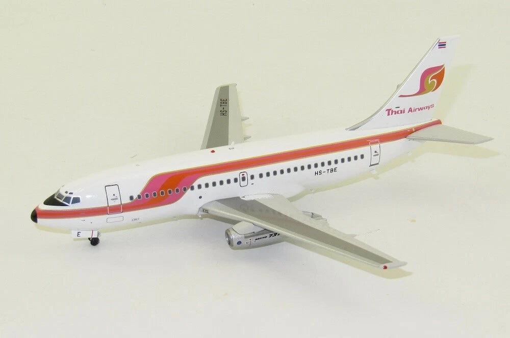 INFLIGHT 200  B737-200 THAI AIRWAYS INTERNATIONAL REG: HS-TBC