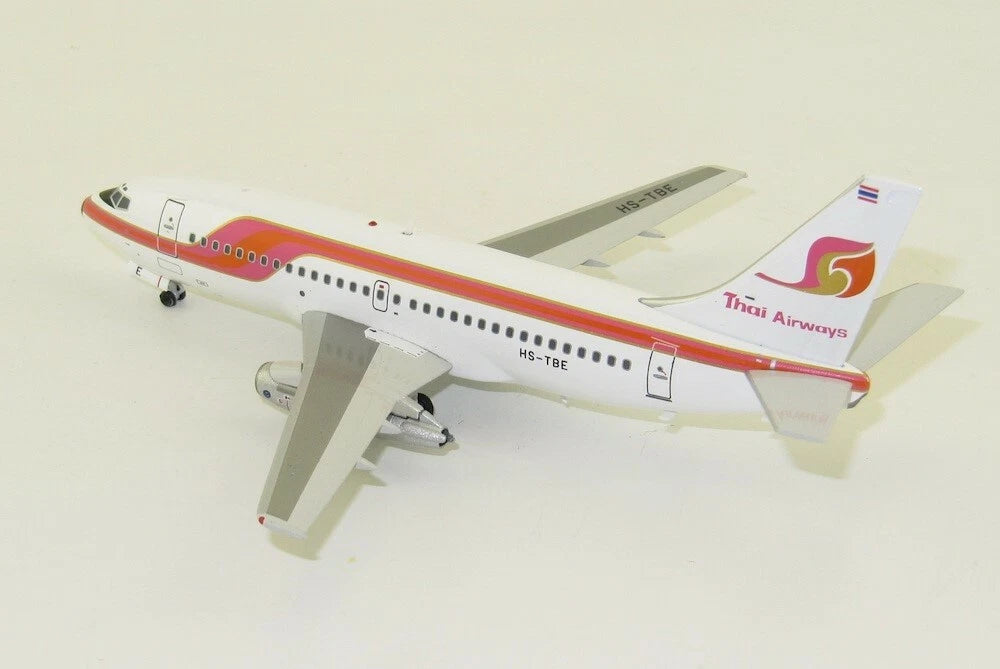 INFLIGHT 200  B737-200 THAI AIRWAYS INTERNATIONAL REG: HS-TBC