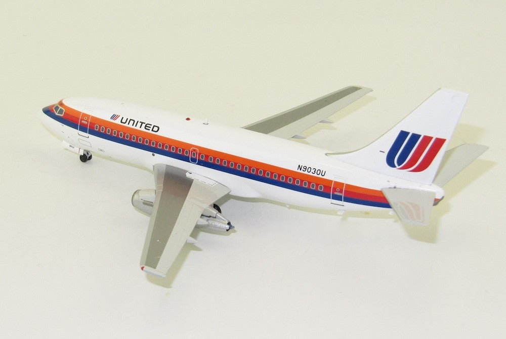 INFLIGHT 200 B737-222 UNITED AIRLINES REG: N9030U