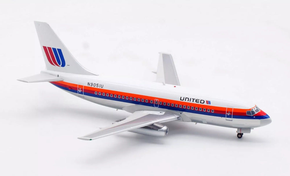 INFLIGHT 200 B737-200 UNITED REG: N9051U