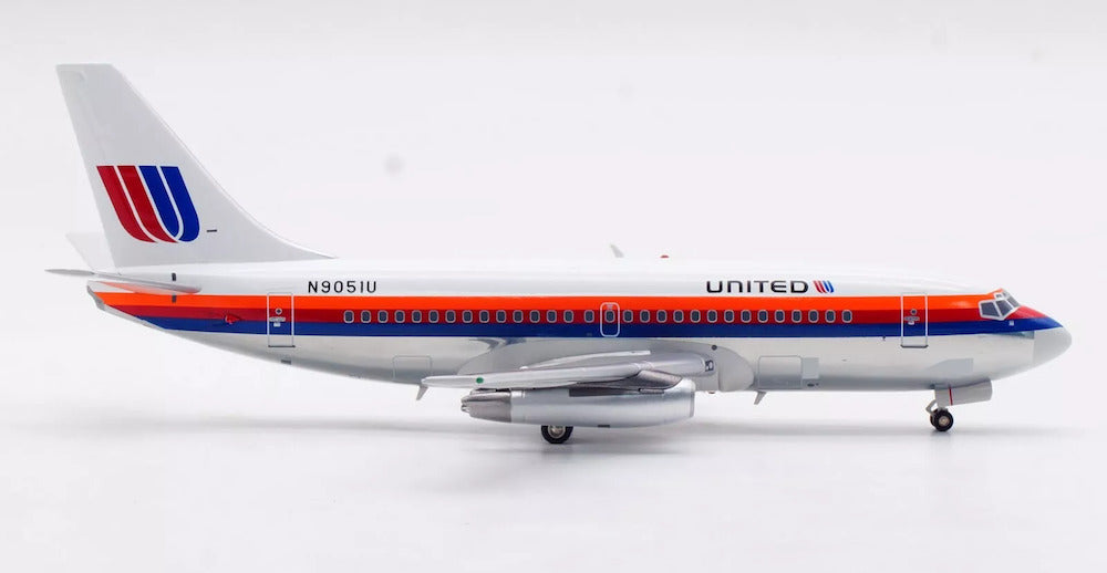 INFLIGHT 200 B737-200 UNITED REG: N9051U