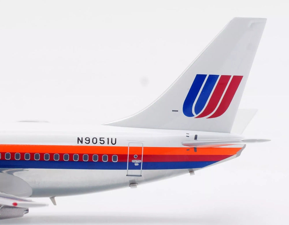INFLIGHT 200 B737-200 UNITED REG: N9051U