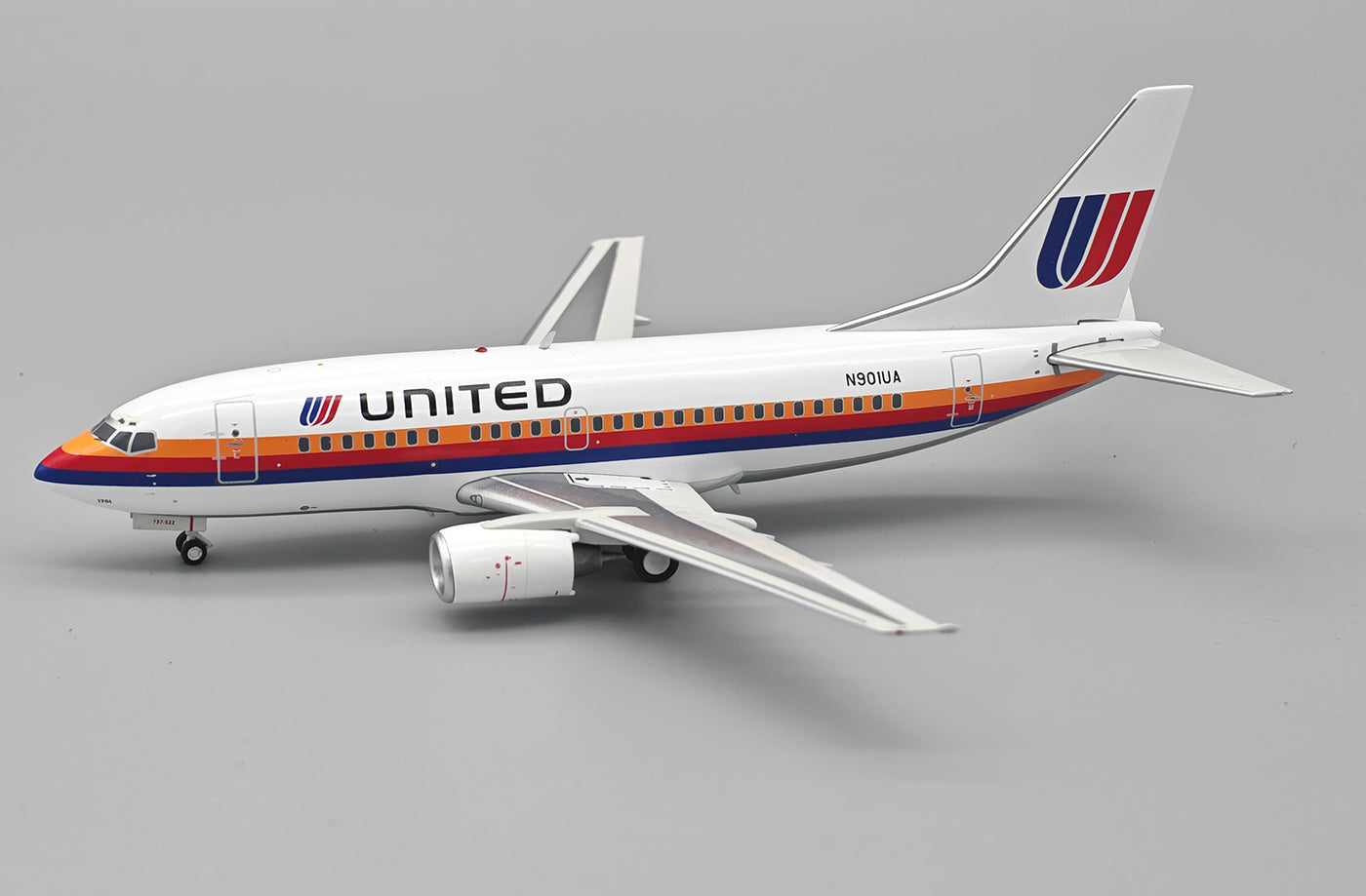 INFLIGHT 200 B737-522 UNITED AIRLINES REG: N901UA