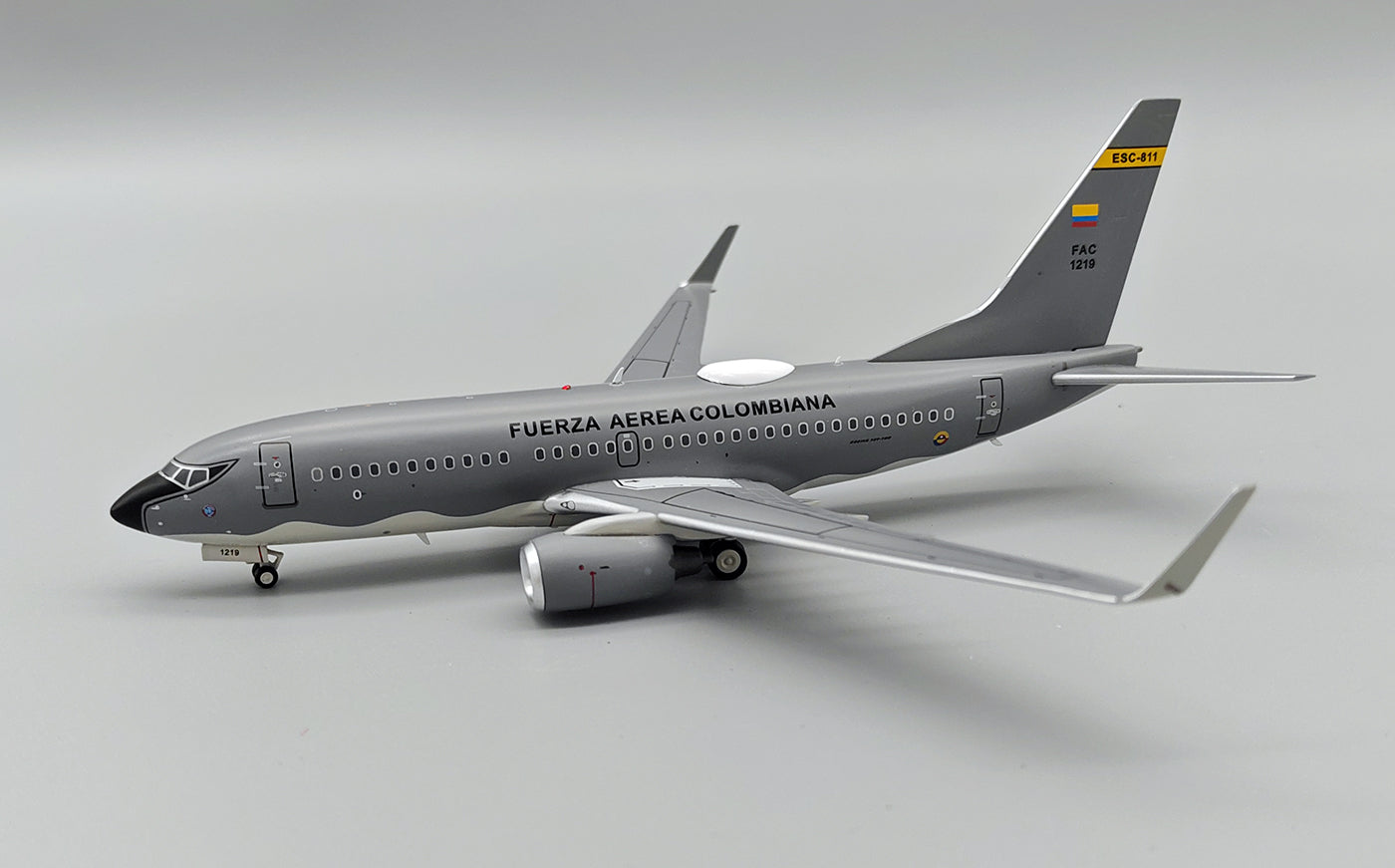 INFLIGHT 200 B737-732 COLOMBIA AIR FORCE REG: FAC1219