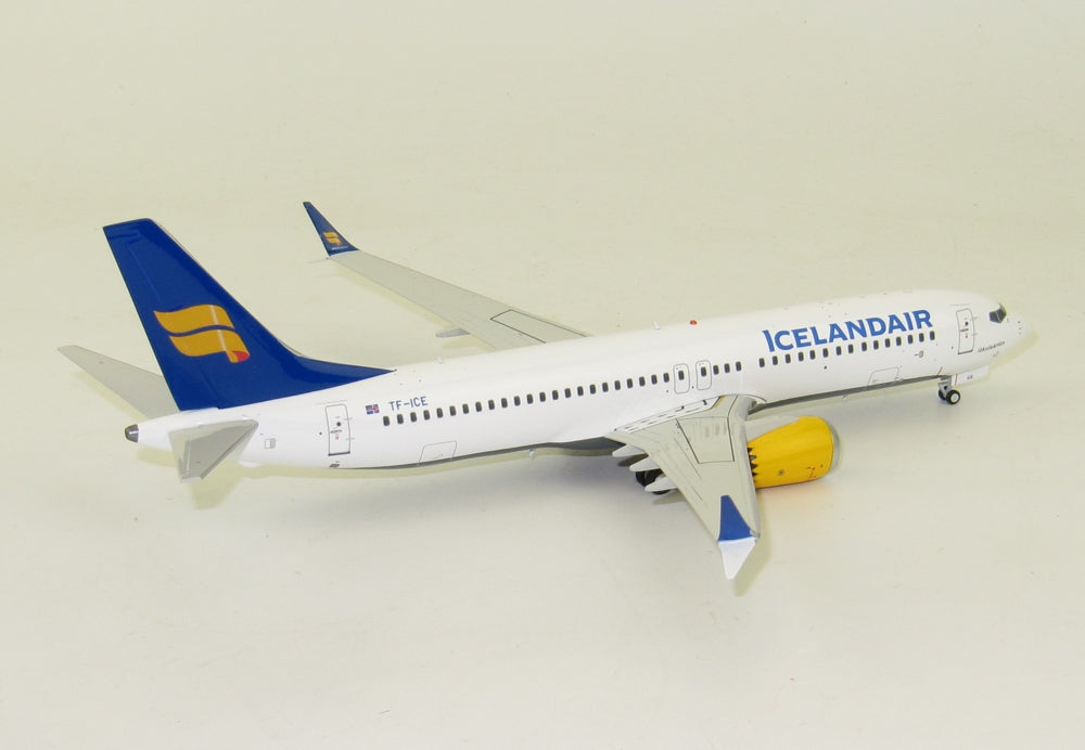 INFLIGHT 200 B737-8 MAX ICELANDAIR REG: TF-ICE