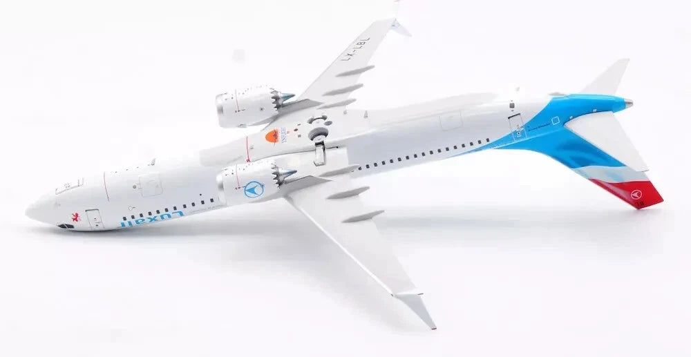 INFLIGHT 200 B737-8 MAX LUXAIR REG: LX-LBL