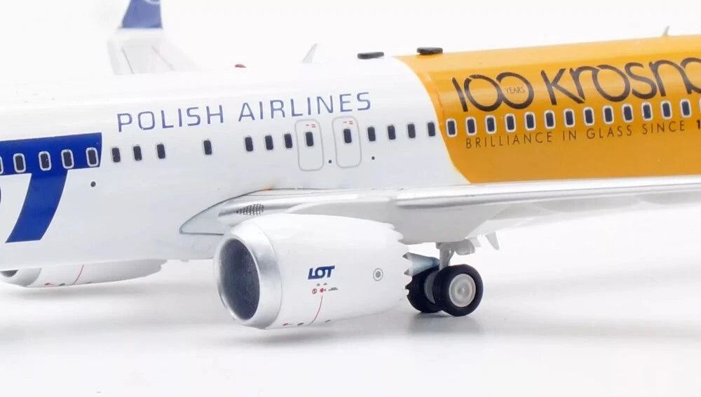 INFLIGHT 200 B737-8 MAX POLISH AIRLINES (LOT) "POLSKIE LINIE LOTNICZE" REG: SP-LVK