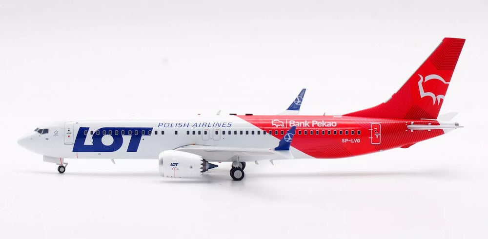 INFLIGHT 200 B737-8 MAX LOT POLISH AIRLINES/POLSKIE LINIE LOTNICZE REG: SP-LVG