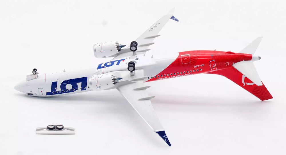 INFLIGHT 200 B737-8 MAX LOT POLISH AIRLINES/POLSKIE LINIE LOTNICZE REG: SP-LVG