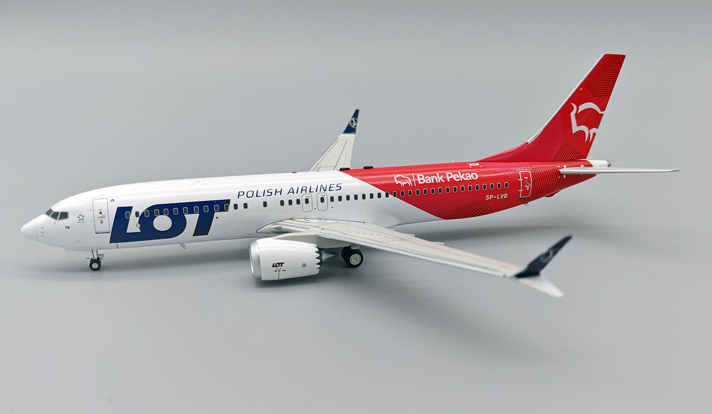 INFLIGHT 200 B737-8 MAX LOT POLISH AIRLINES/POLSKIE LINIE LOTNICZE REG: SP-LVG