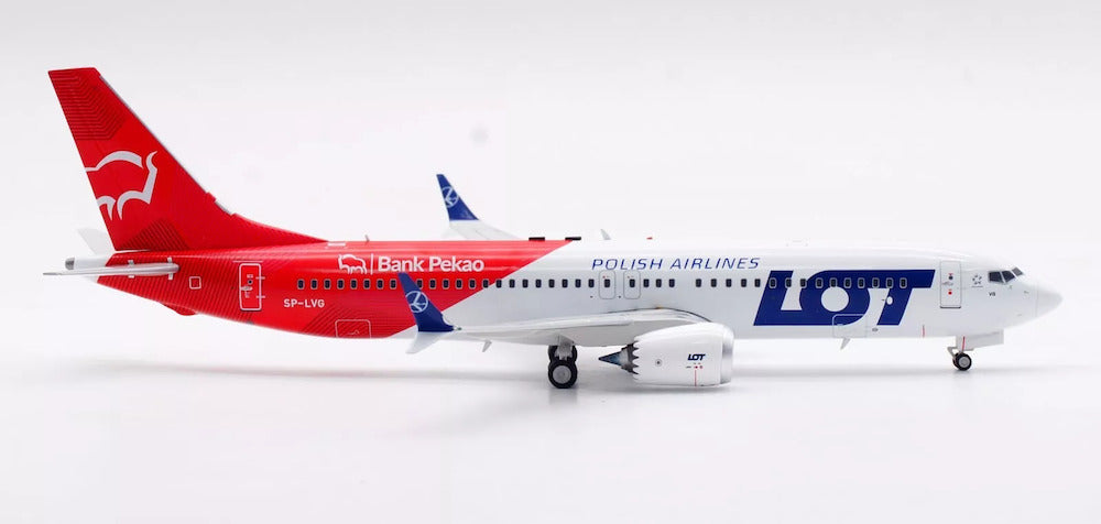 INFLIGHT 200 B737-8 MAX LOT POLISH AIRLINES/POLSKIE LINIE LOTNICZE REG: SP-LVG