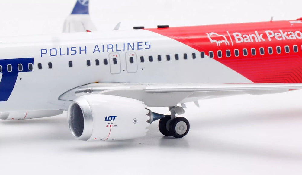 INFLIGHT 200 B737-8 MAX LOT POLISH AIRLINES/POLSKIE LINIE LOTNICZE REG: SP-LVG