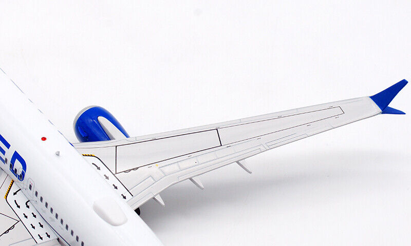 INFLIGHT 200 B737-8 MAX UNITED AIRLINES REG: N37257