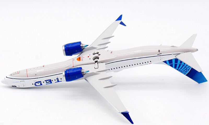 INFLIGHT 200 B737-8 MAX UNITED AIRLINES REG: N37257