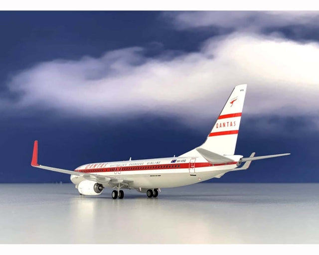 INFLIGHT 200 QANTAS B737-800 REG: VH-VXQ
