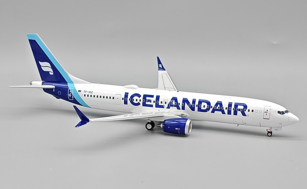 INFLIGHT 200 B737-9 MAX ICELANDAIR REG: TF-ICC