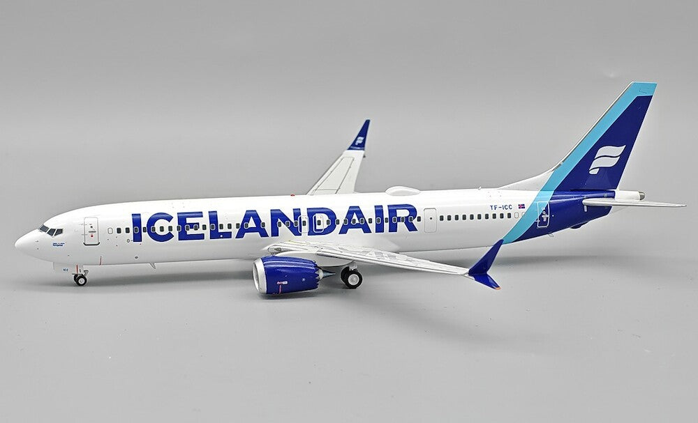 INFLIGHT 200 B737-9 MAX ICELANDAIR REG: TF-ICC