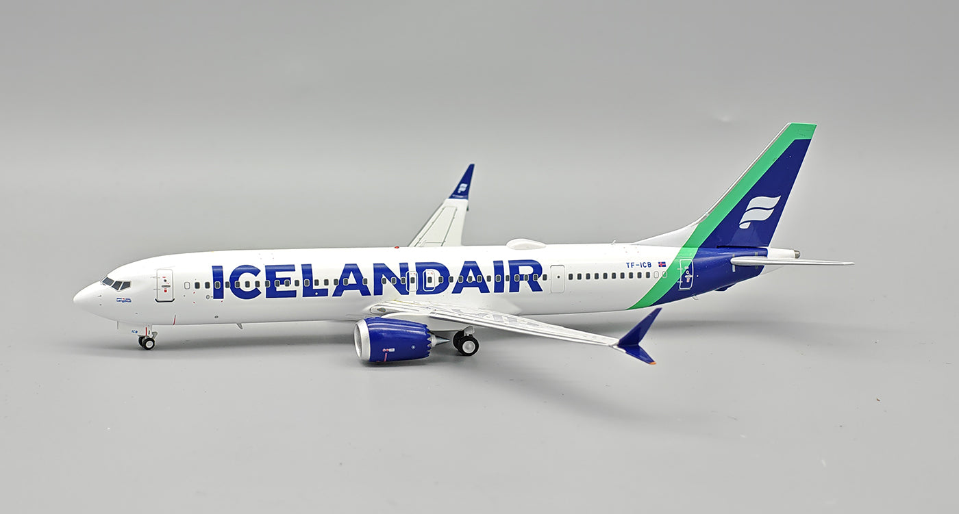 INFLIGHT 200 B737-9 MAX ICELANDAIR REG: TF-ICB