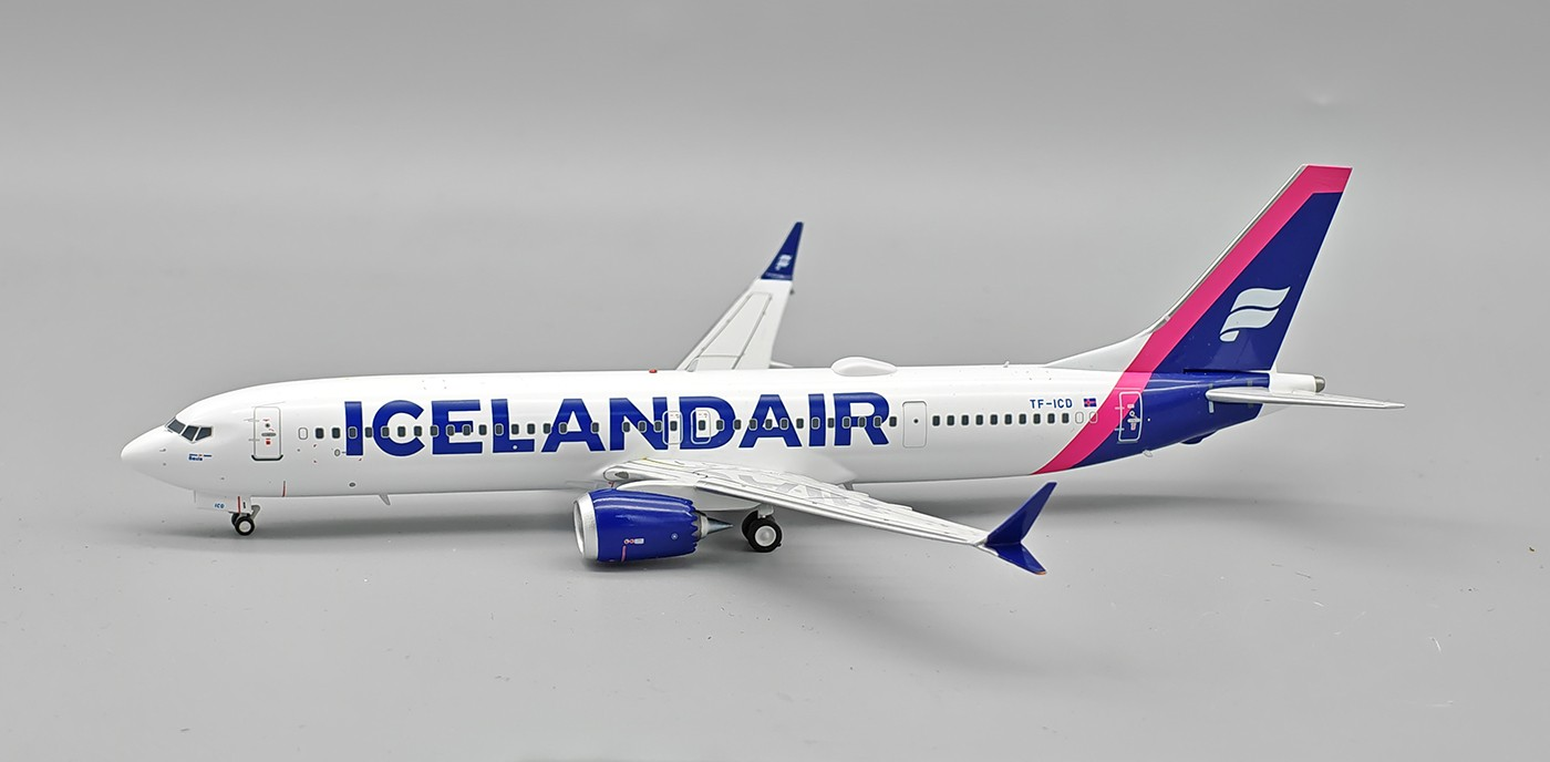 INFLIGHT 200 B737-9 MAX ICELANDAIR REG: TF-ICD