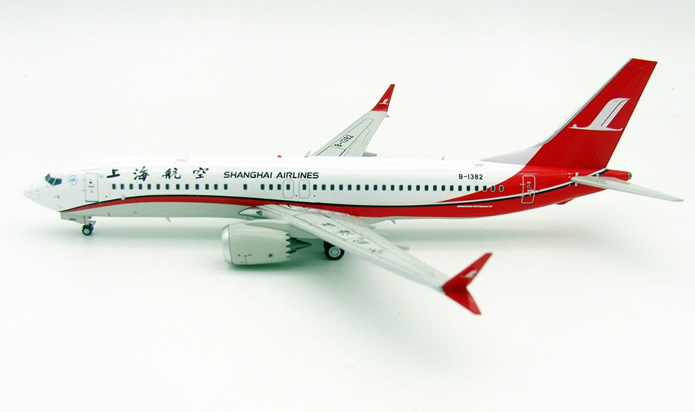 INFLIGHT 200 B737-8 MAX SHANGHAI AIRLINES REG: B-1382