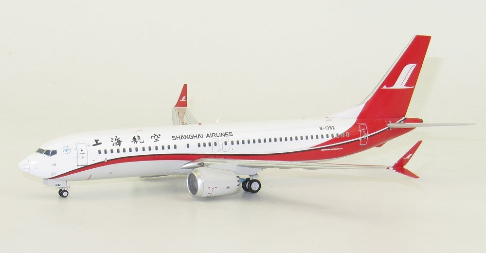 INFLIGHT 200 B737-8 MAX SHANGHAI AIRLINES REG: B-1382