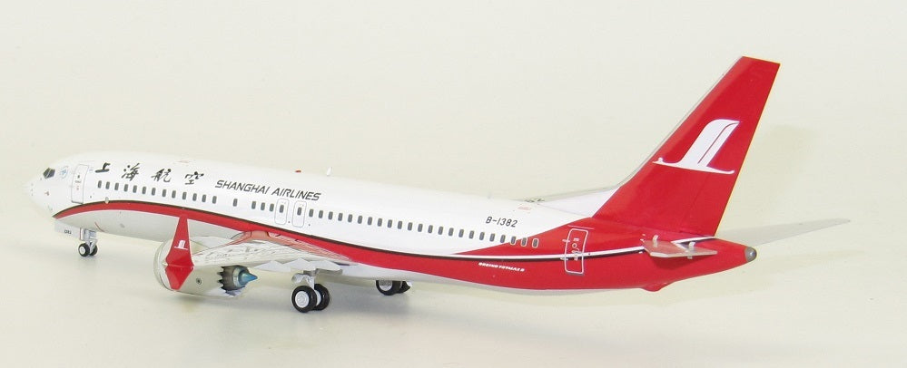 INFLIGHT 200 B737-8 MAX SHANGHAI AIRLINES REG: B-1382