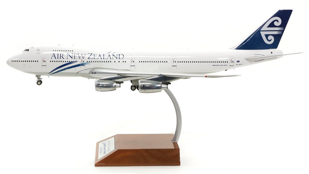 INFLIGHT 200 B747-200 AIR NEW ZEALAND REG: ZK-NZY