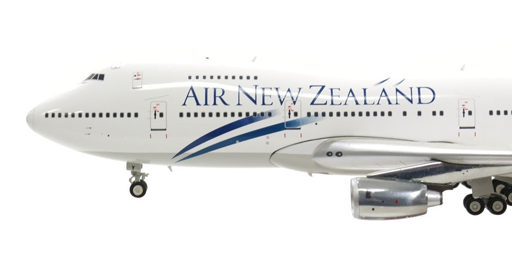 INFLIGHT 200 B747-200 AIR NEW ZEALAND REG: ZK-NZY