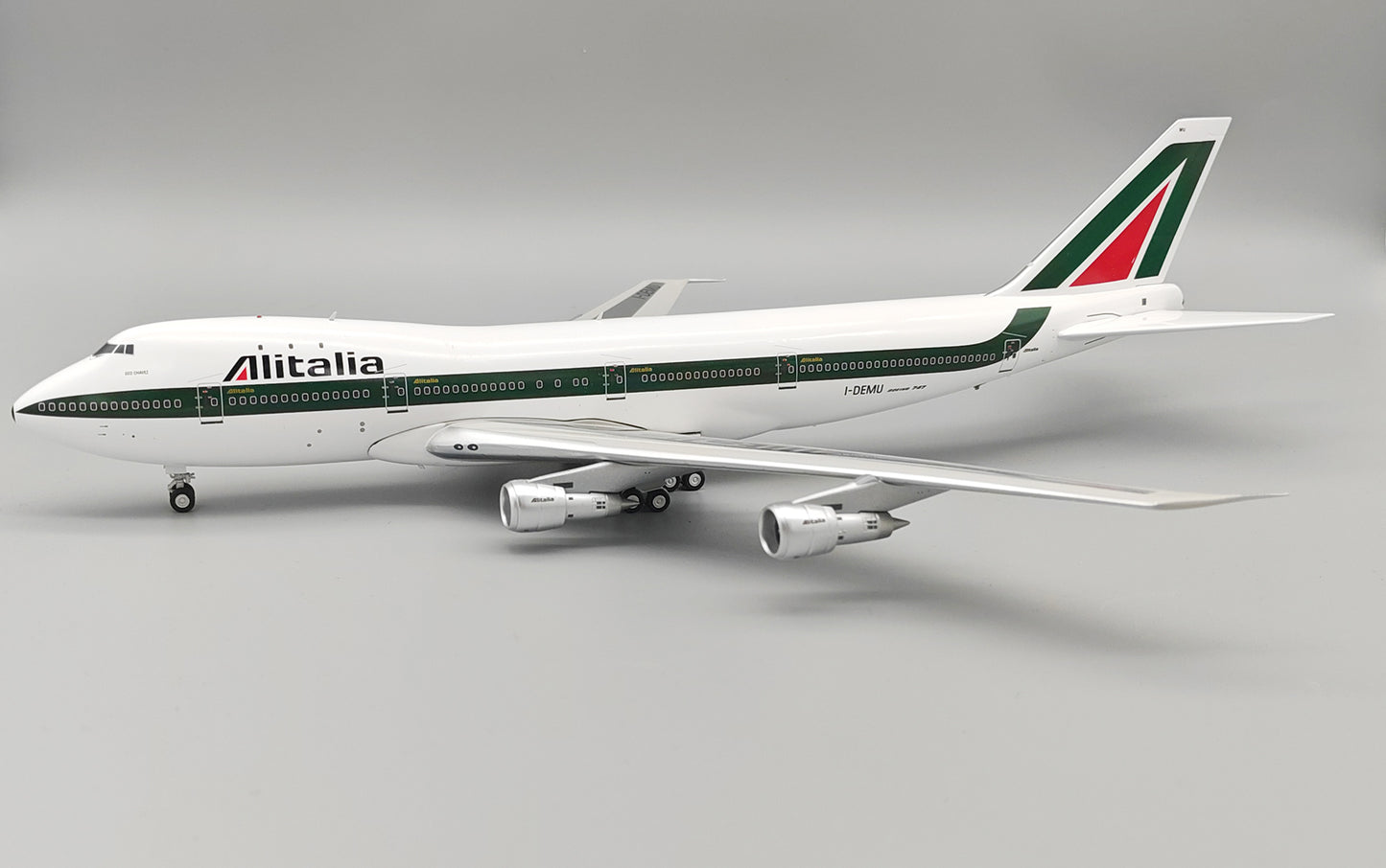 INFLIGHT 200 B747-243B ALITALIA REG: I-DEMU