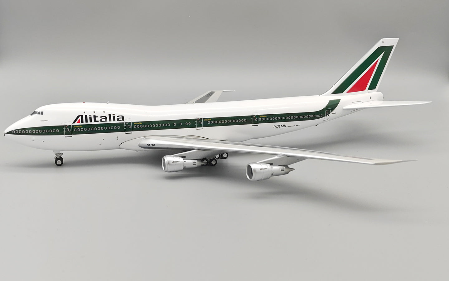 INFLIGHT 200 B747-243B ALITALIA REG: I-DEMU