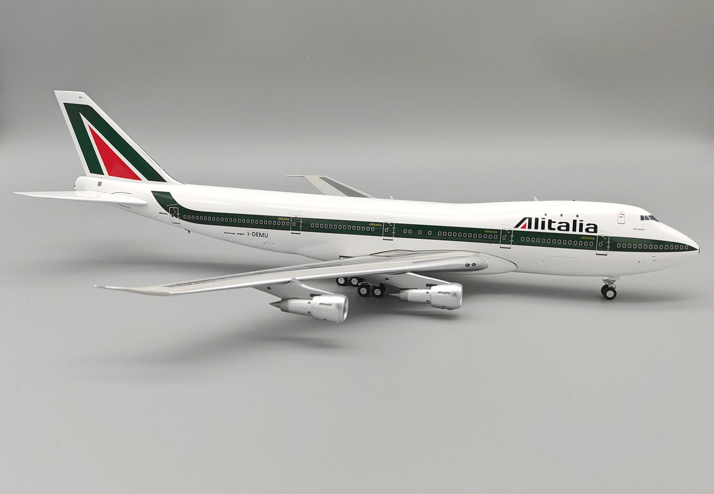INFLIGHT 200 B747-243B ALITALIA REG: I-DEMU