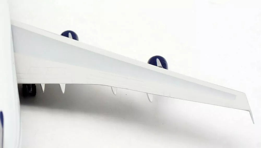 INFLIGHT 200 CALEDONIAN AIRWAYS BOEING 747-283B G-BMGS