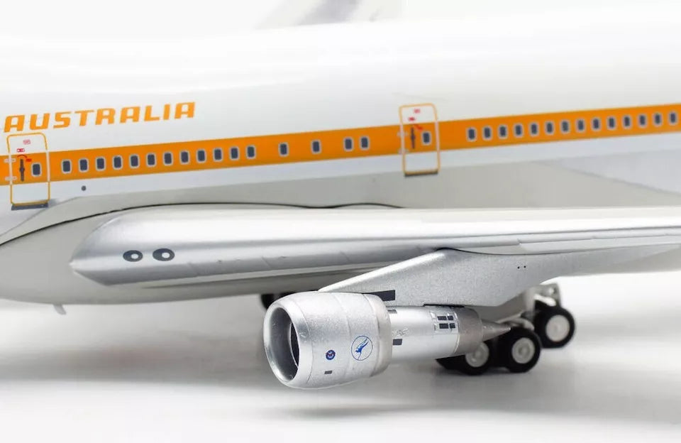 INFLIGHT 200 B747-200 QANTAS REG: VH-EBM