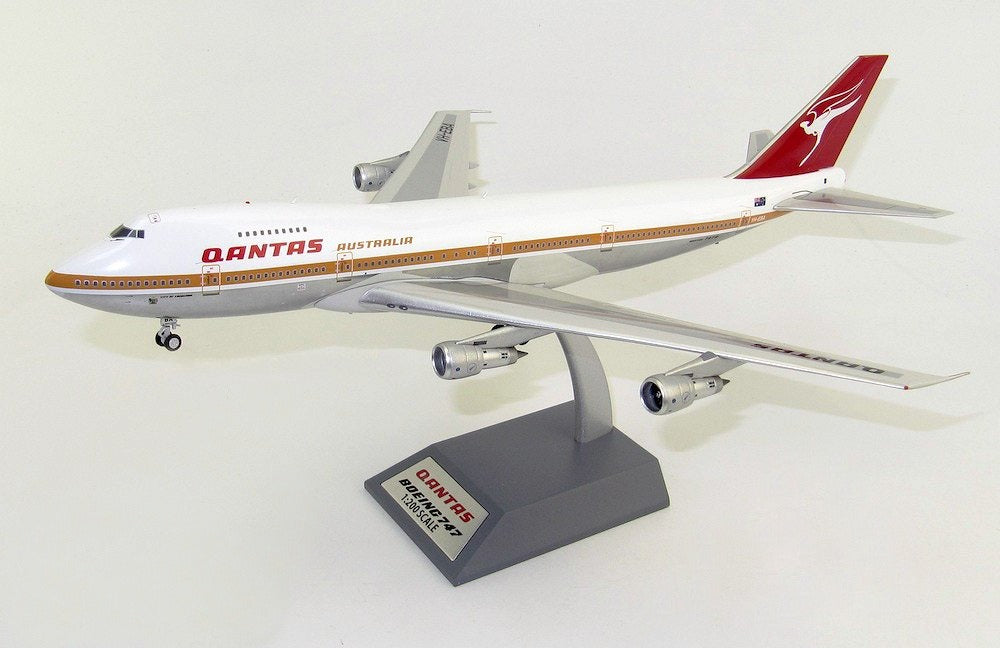 INFLIGHT 200 B747 QANTAS REG: VH-EBA + COLLECTORS COIN